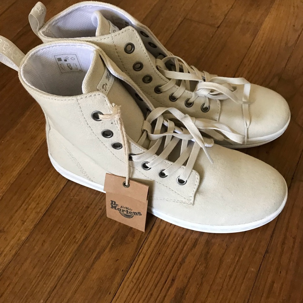 Dr Martens ‘Hackney’ canvas size 8 - Picture 2 of 7